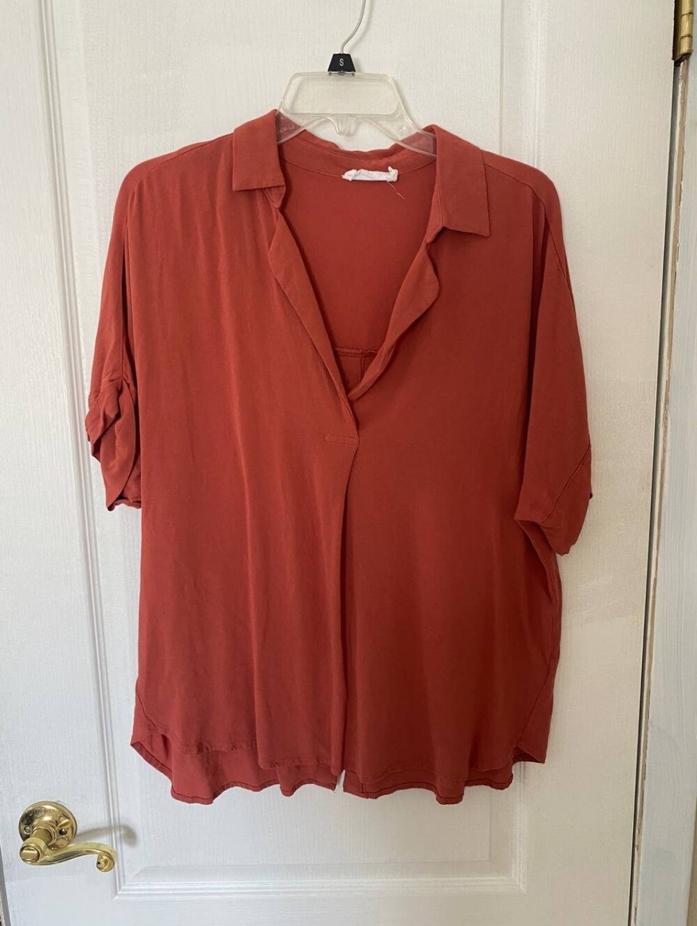 All in Favor Burnt Orange Short Sleeve Button Up Size Large